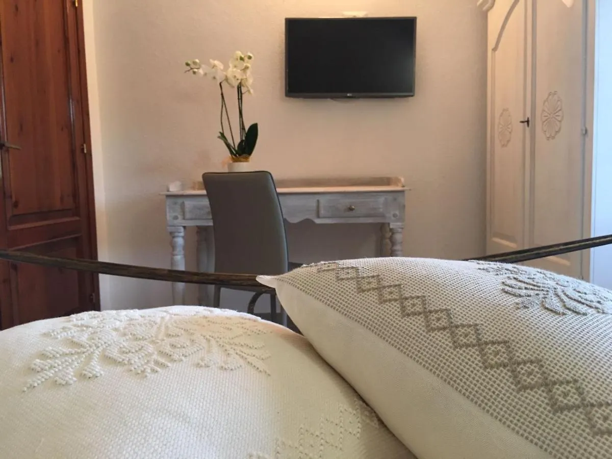 B&B Elena San Teodoro  Bed & Breakfast San Teodoro (Sardinia)